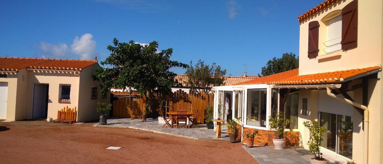 Gite "La Belle Etoile" 2 Nuits Minimum, 3 Etoiles Le Fenouiller Exterior foto